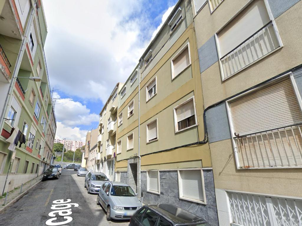 Apartamento T2 Queluz - Image 1