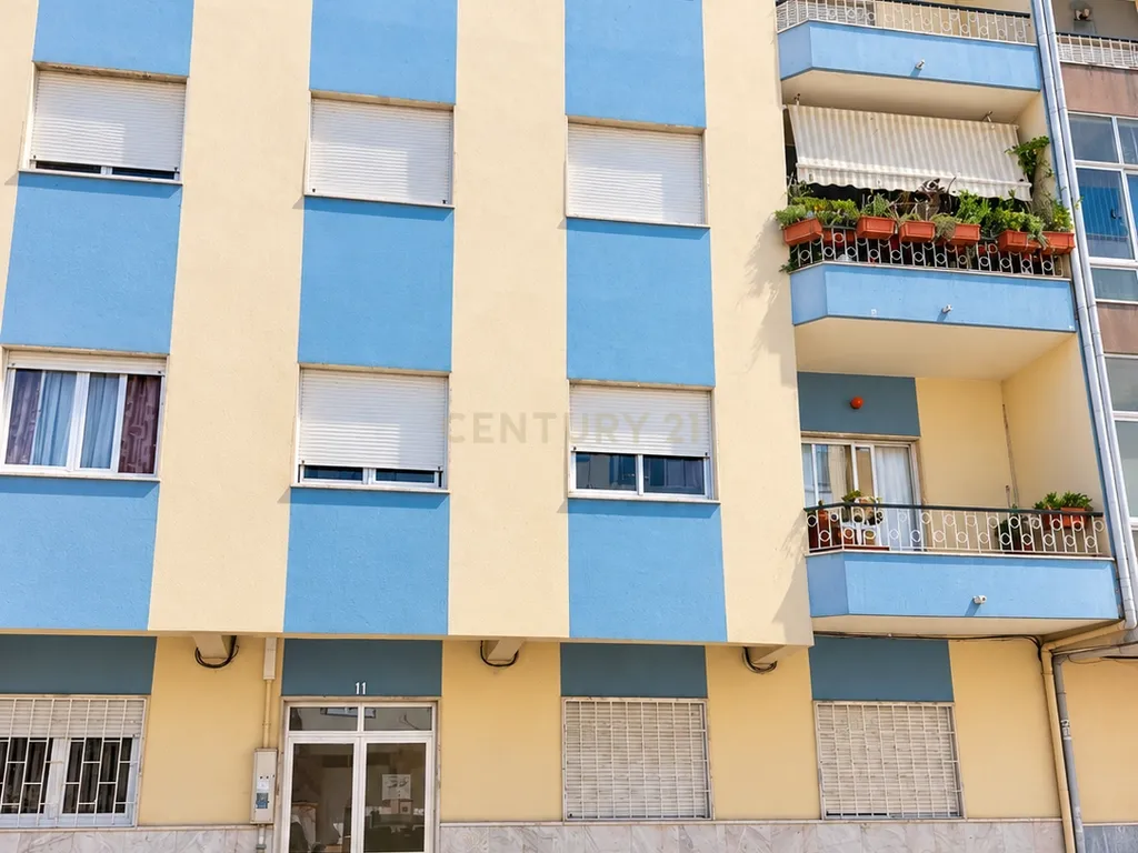Apartamento T3 na Cruz de Pau - Image 1