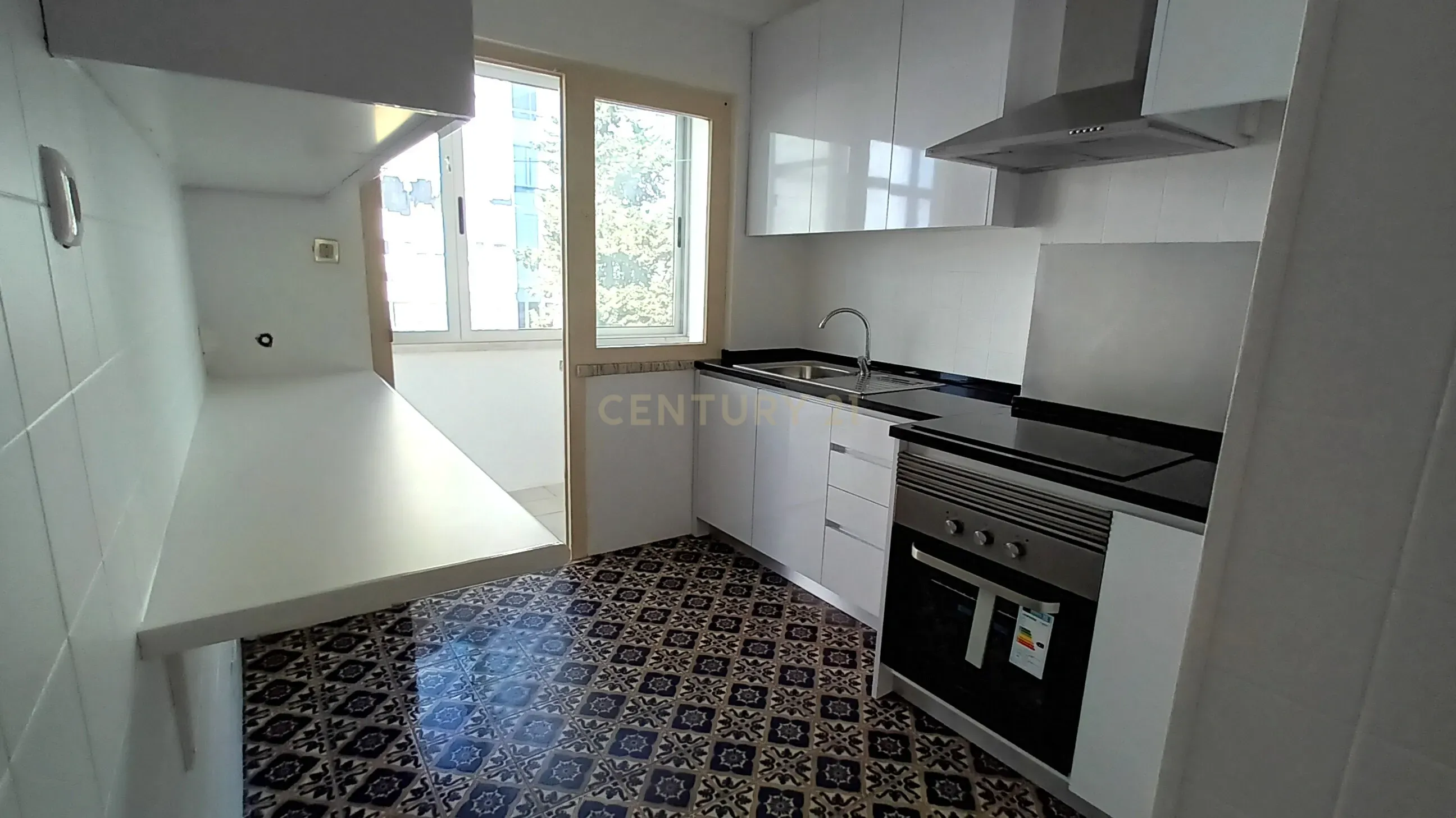 Fotografia 4 de Apartamento de 3 assoalhadas em Oeiras para arrendamento