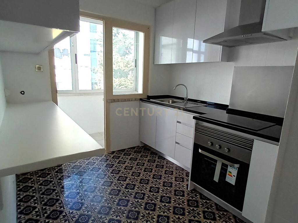 Apartamento de 3 assoalhadas em Oeiras para arrendamento - Image 4