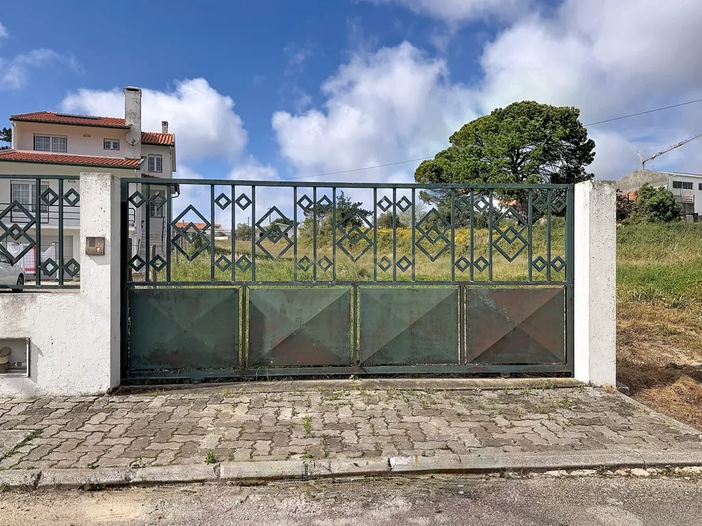 Moradia isolada e terreno com projeto aprovado para 4 moradias a 5 minutos da Nazaré - Image 72