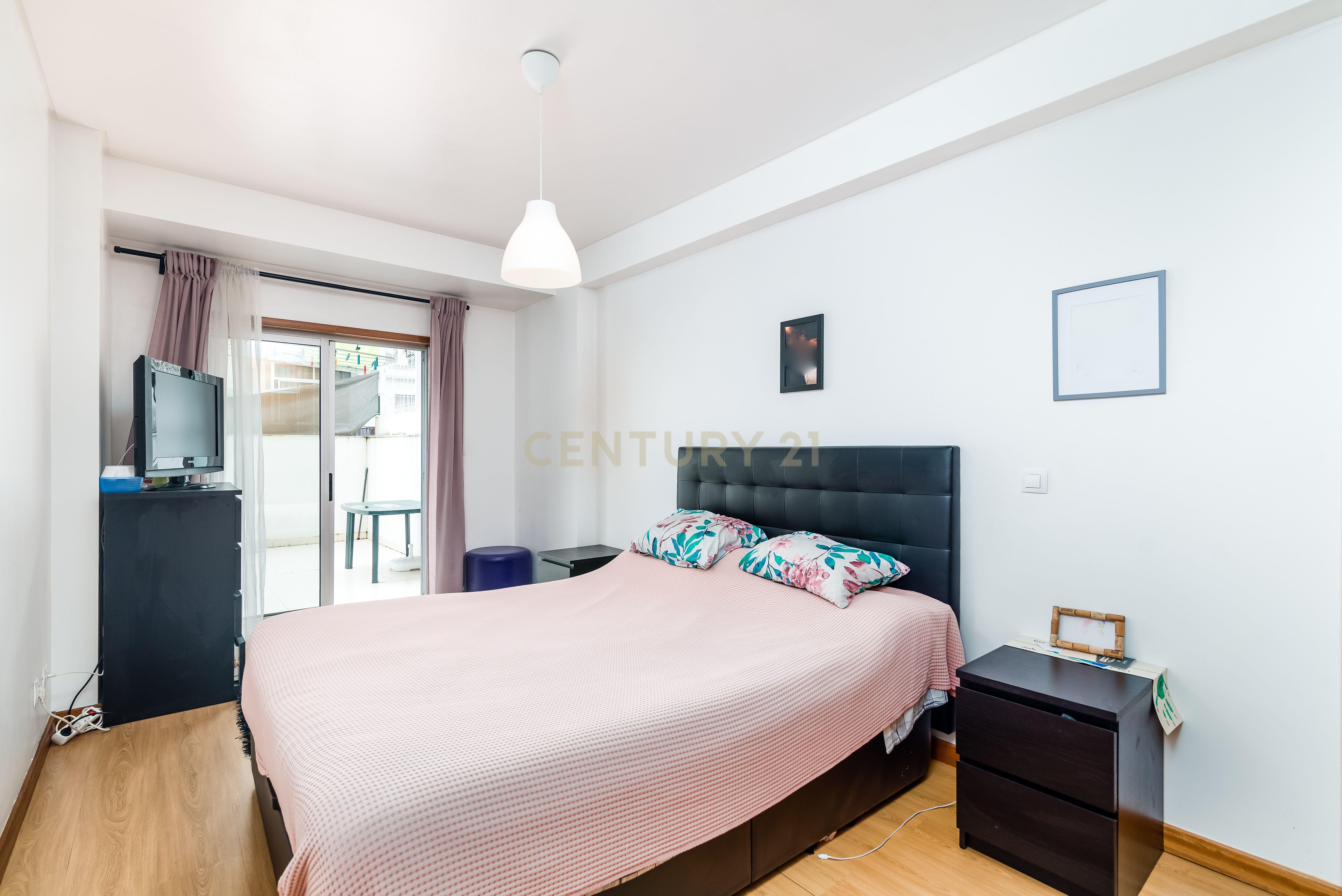 Apartamento T2 com Terraço em Loures - Excelente Oportunidade! - Image 9