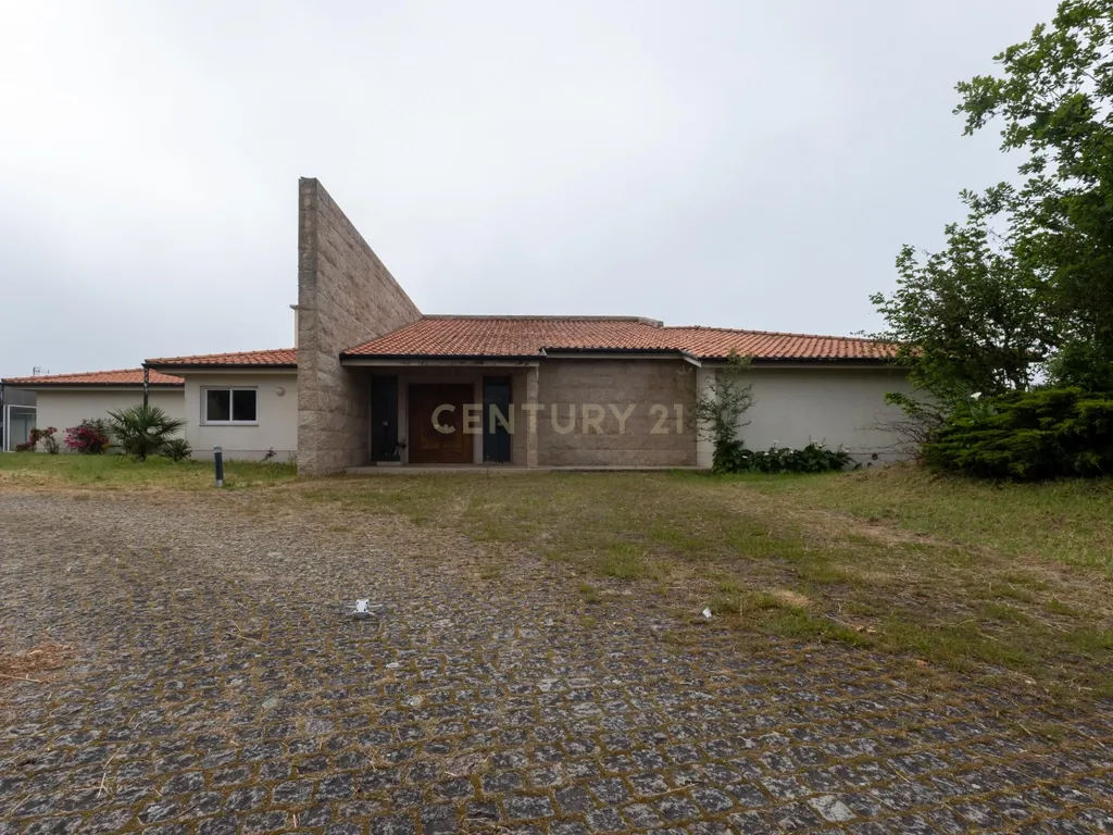 Moradia em vizela com 6 quartos e elevado potencial de investimento - Image 36