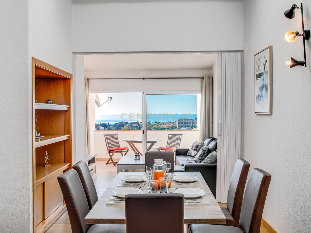 Apartamento T2 com Vista Mar, Albufeira, Algarve - Image 2