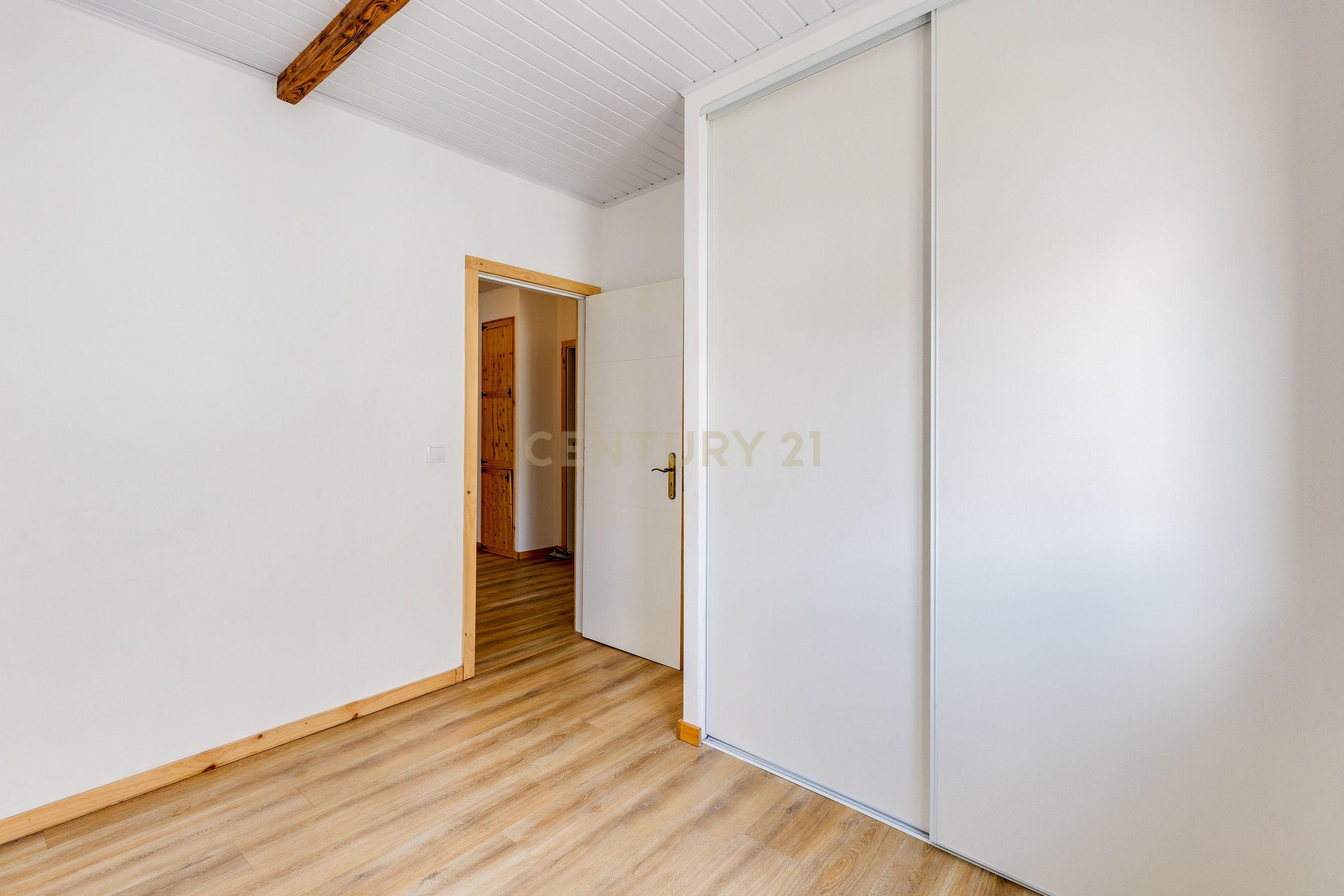 Fotografia 11 de Casa T3 em Maceira, Leiria - Conforto e Praticidade
