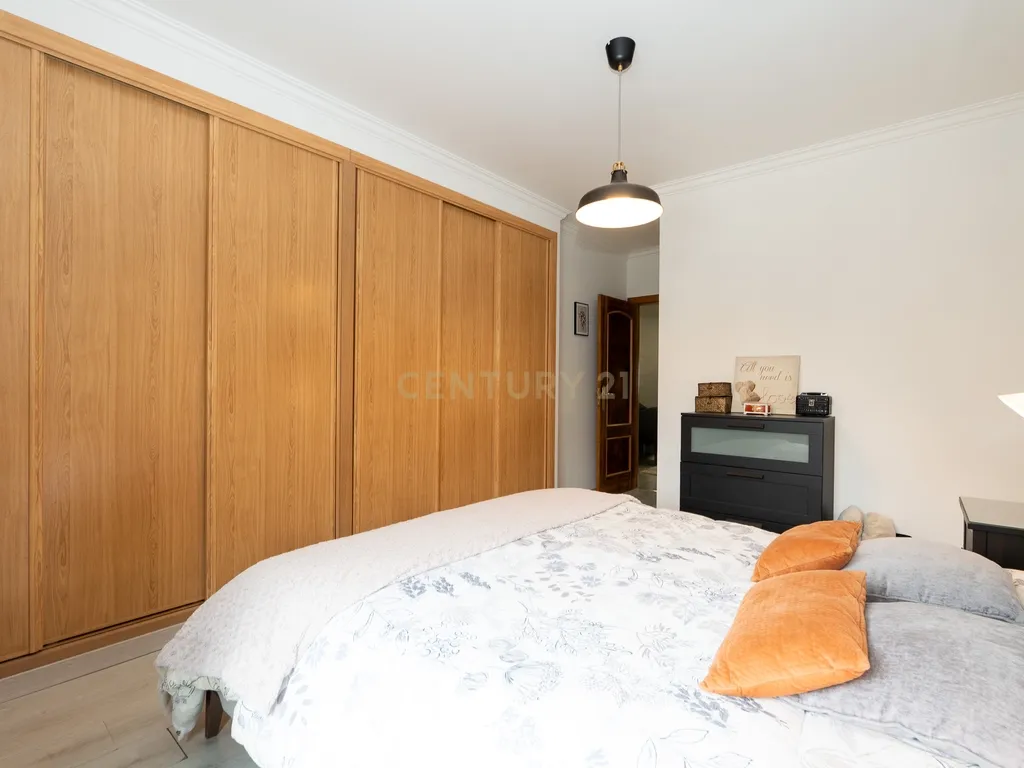 * ESPECTACULAR APARTAMENTO NO CENTRO DE MAFRA, COM VARANDA E PARQUEAMENTO * - Image 33