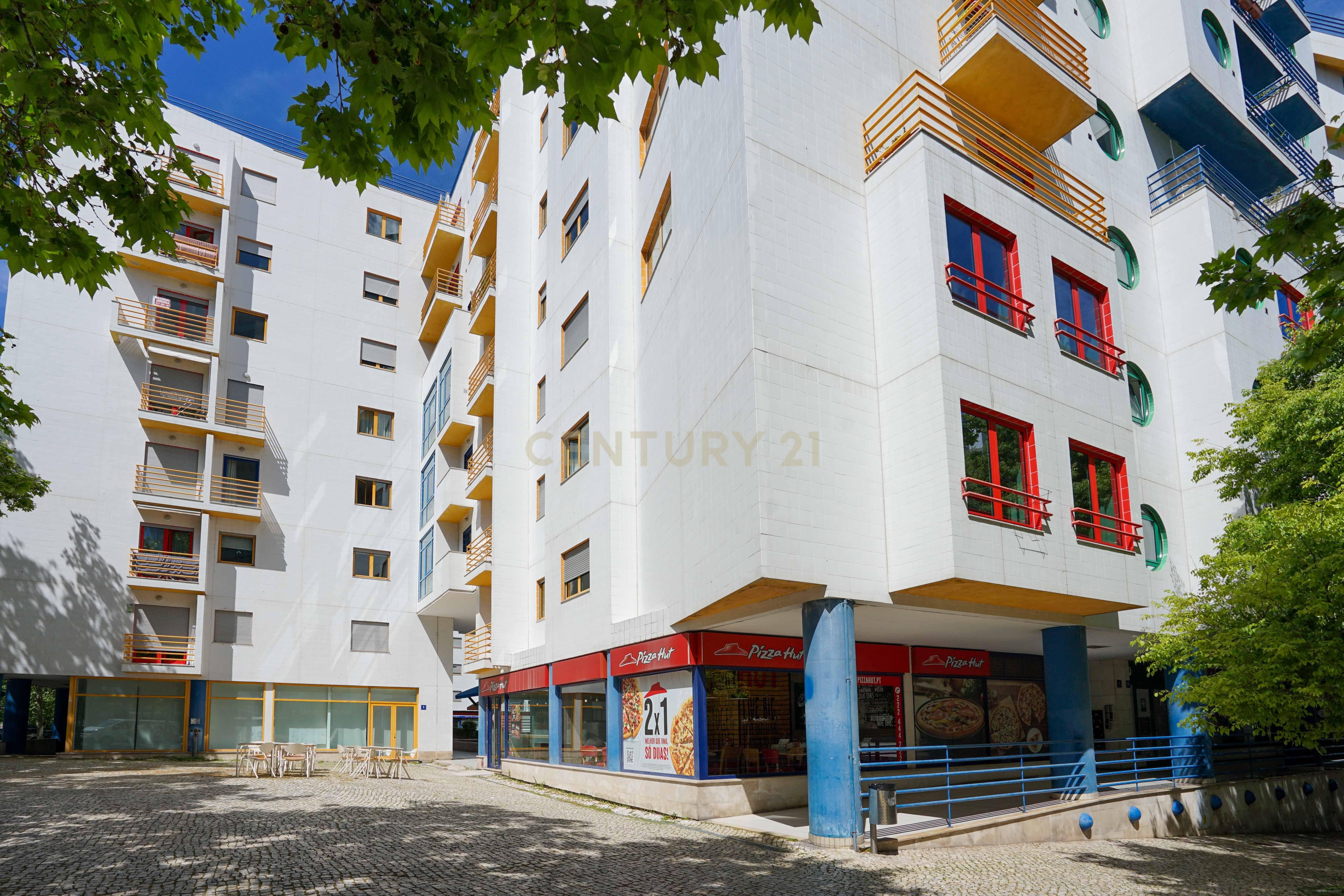 Apartamento T3 com Vista Panorâmica para o rio no Parque das Nações - Image 41