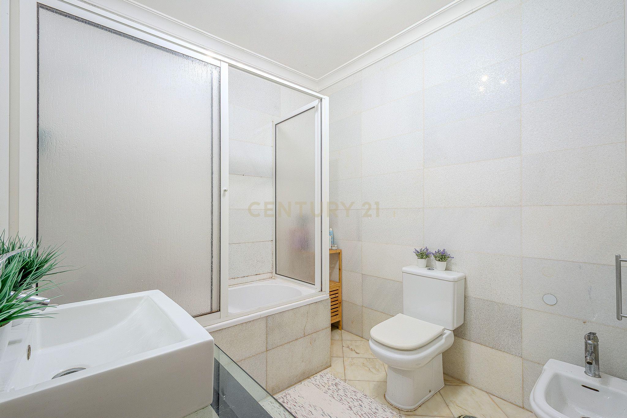 Moradia T2 com Garagem e Logradouro - Ferreiras, Albufeira - Image 26