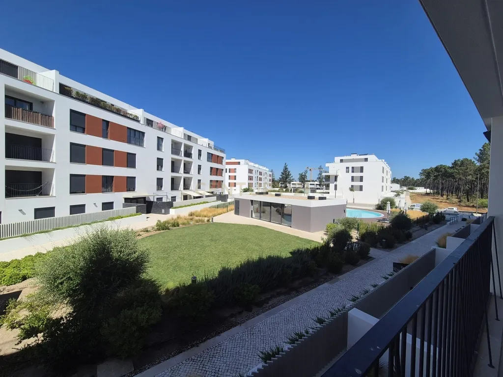 T2 novo, 2 generosas varandas, parqueamento e arrecadação, prédio de 2023 – Quinta do Pinhão, Verdizela - Image 17