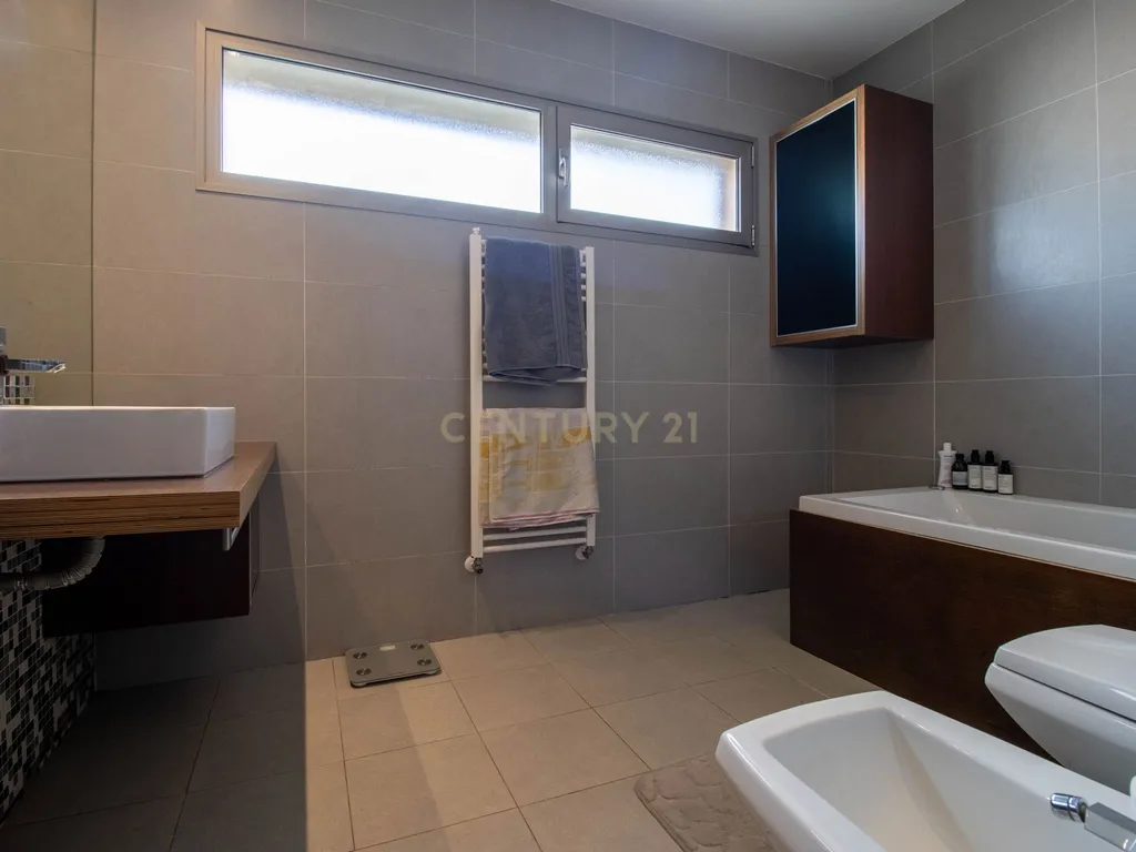 T3 com Terraço de 63 m² e Garagem de 70 m² | Comeira, Marinha Grande - Image 25