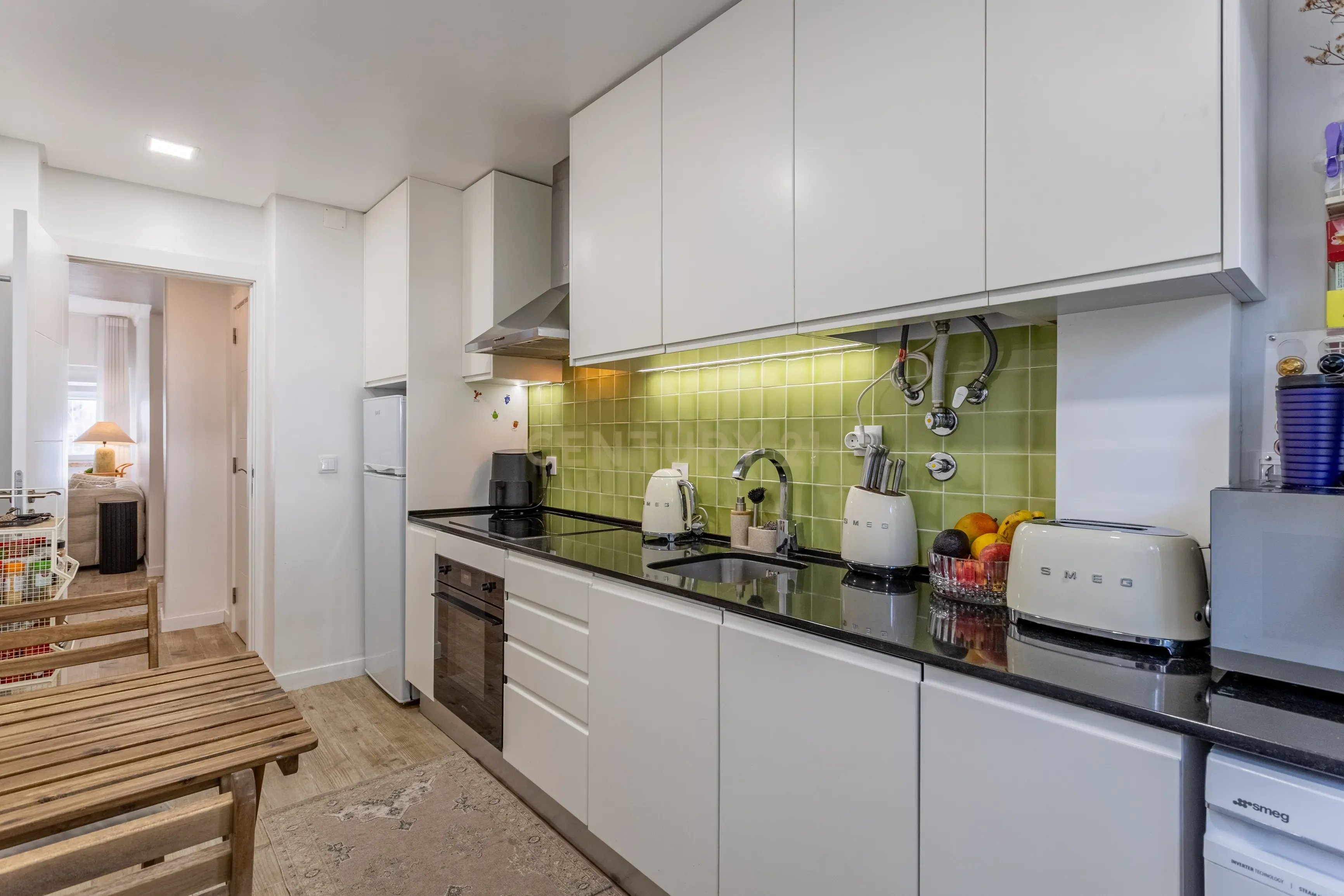 Fotografia 11 de T2 Renovado em Belém, junto ao CCB, com Lareira e Ar Condicionado