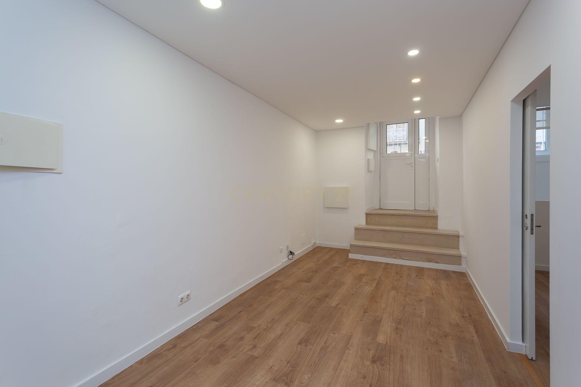 🏡 Apartamento T1+1 na Bica – Viva no coração histórico de Lisboa - Image 2