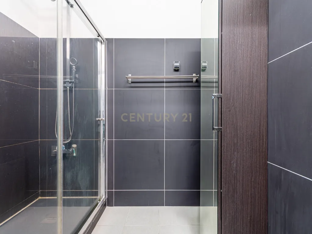 Apartamento T3 em Caneças com Vista e Luz Natural - Image 14