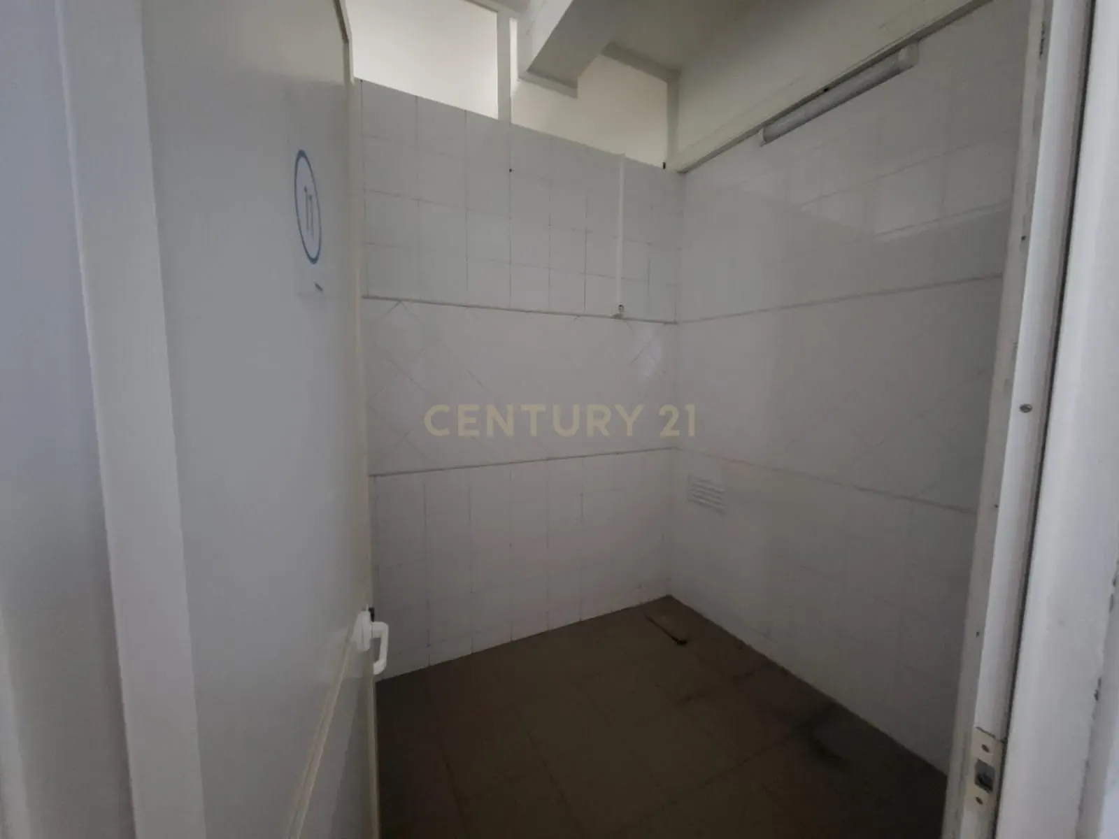 Fotografia 8 de Loja para Arrendamento | 97,60 m² | Baixa da Banheira | 850€/mês