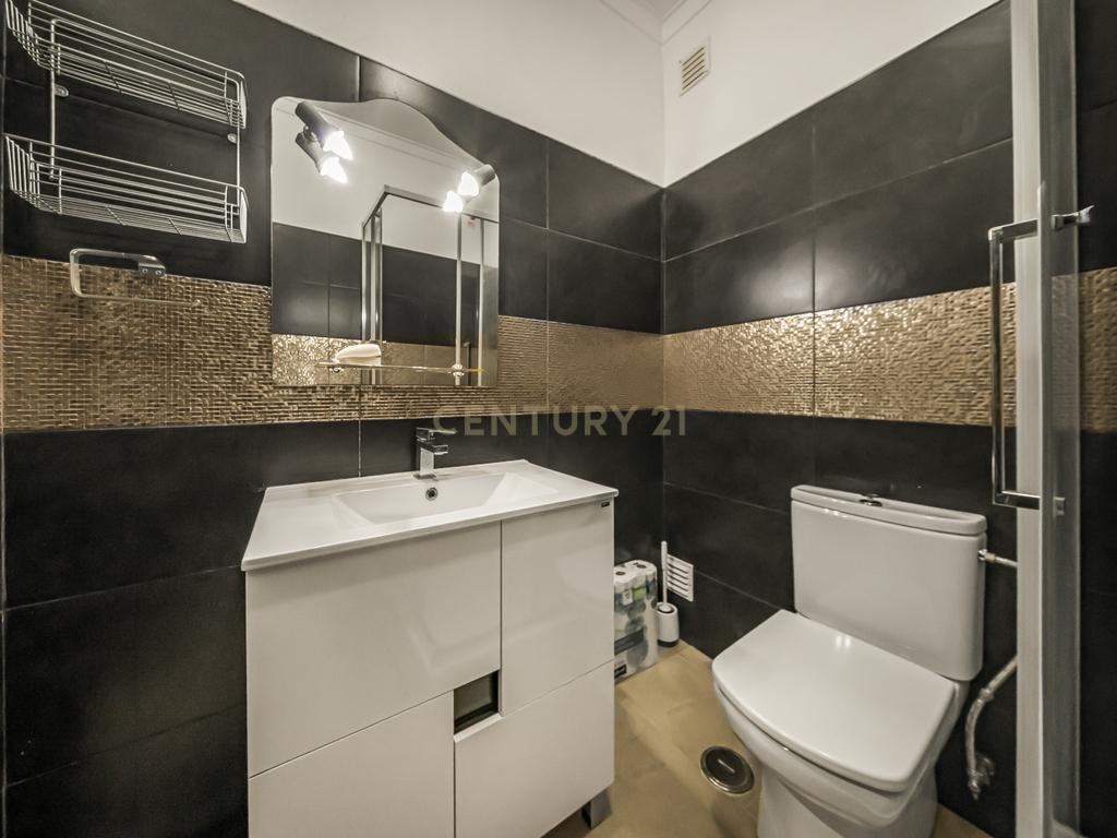Moradia T4 com áreas generosas em Fernão Ferro - Image 18