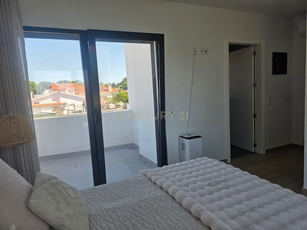 Moradia T3 com piscina e vista mar na Lagoa de Albufeira - Image 30