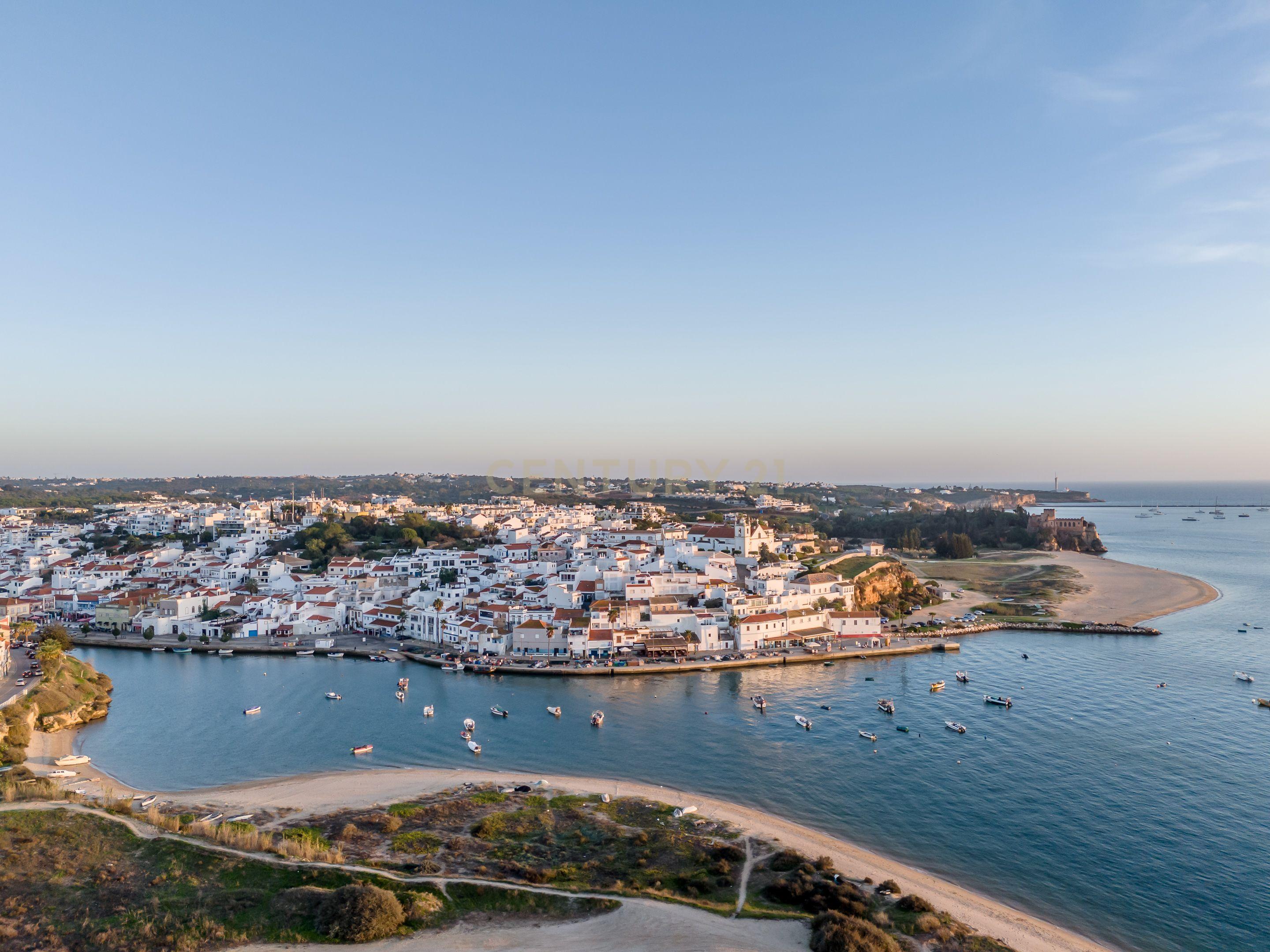 Fotografia 11 de Ferragudo: Onde uma Ruína se Transforma em 3 Apartamentos de Valor