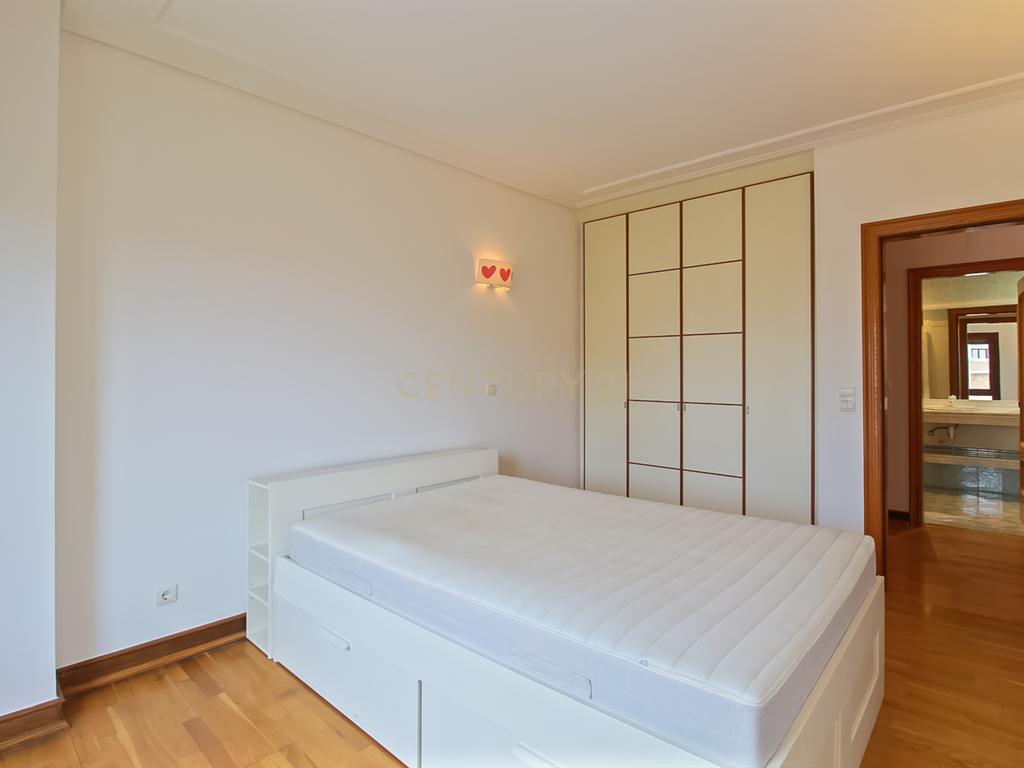 Apartamento T3 - Condominio Real Forte - SACAVÉM - Image 8