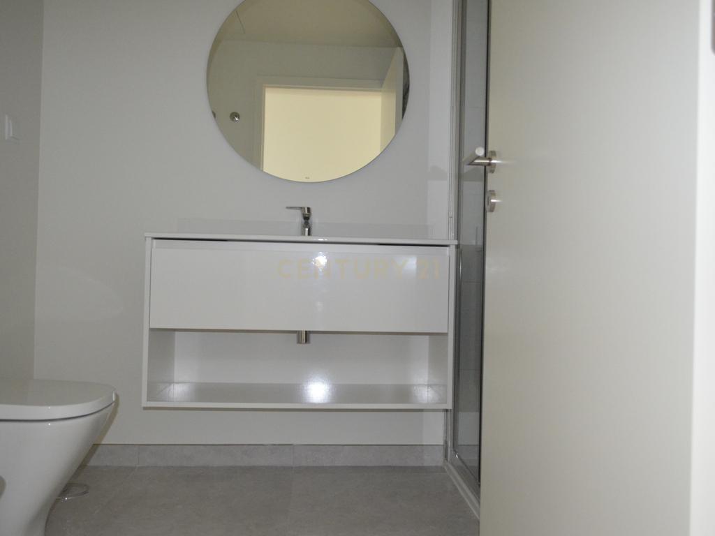 Luxuoso Apartamento Novo | T3 | Lisboa - Image 6
