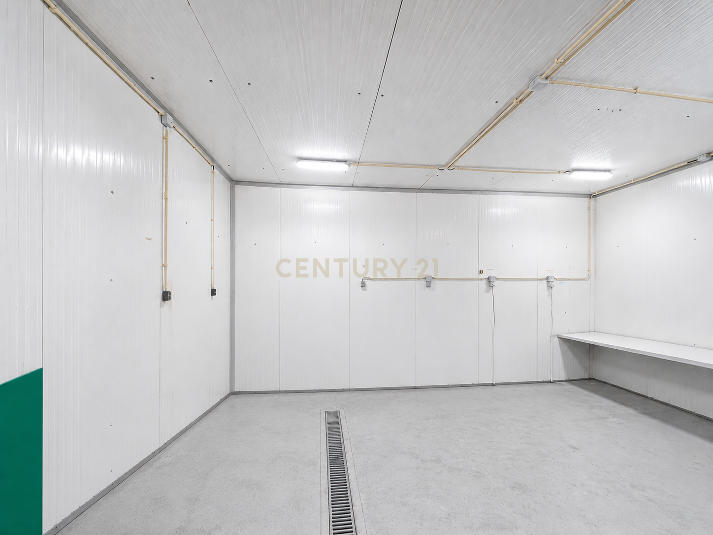 Fotografia 7 de Trespasse | Armazém Preparado para Cozinha Industrial | Guilhabreu – Vila do Conde