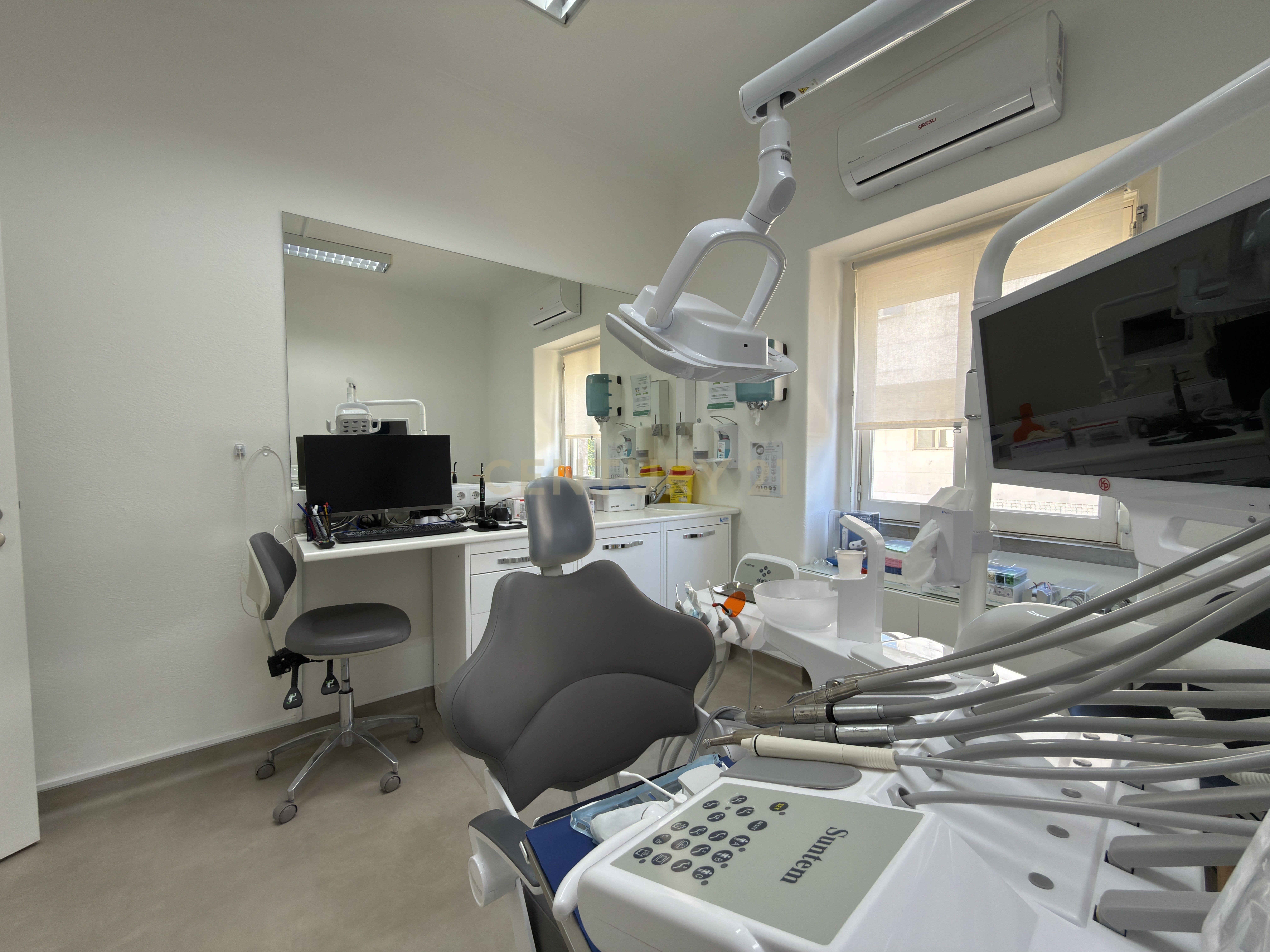 Fotografia 7 de Clinica Dentária para trespasse junto ao centro de Mafra