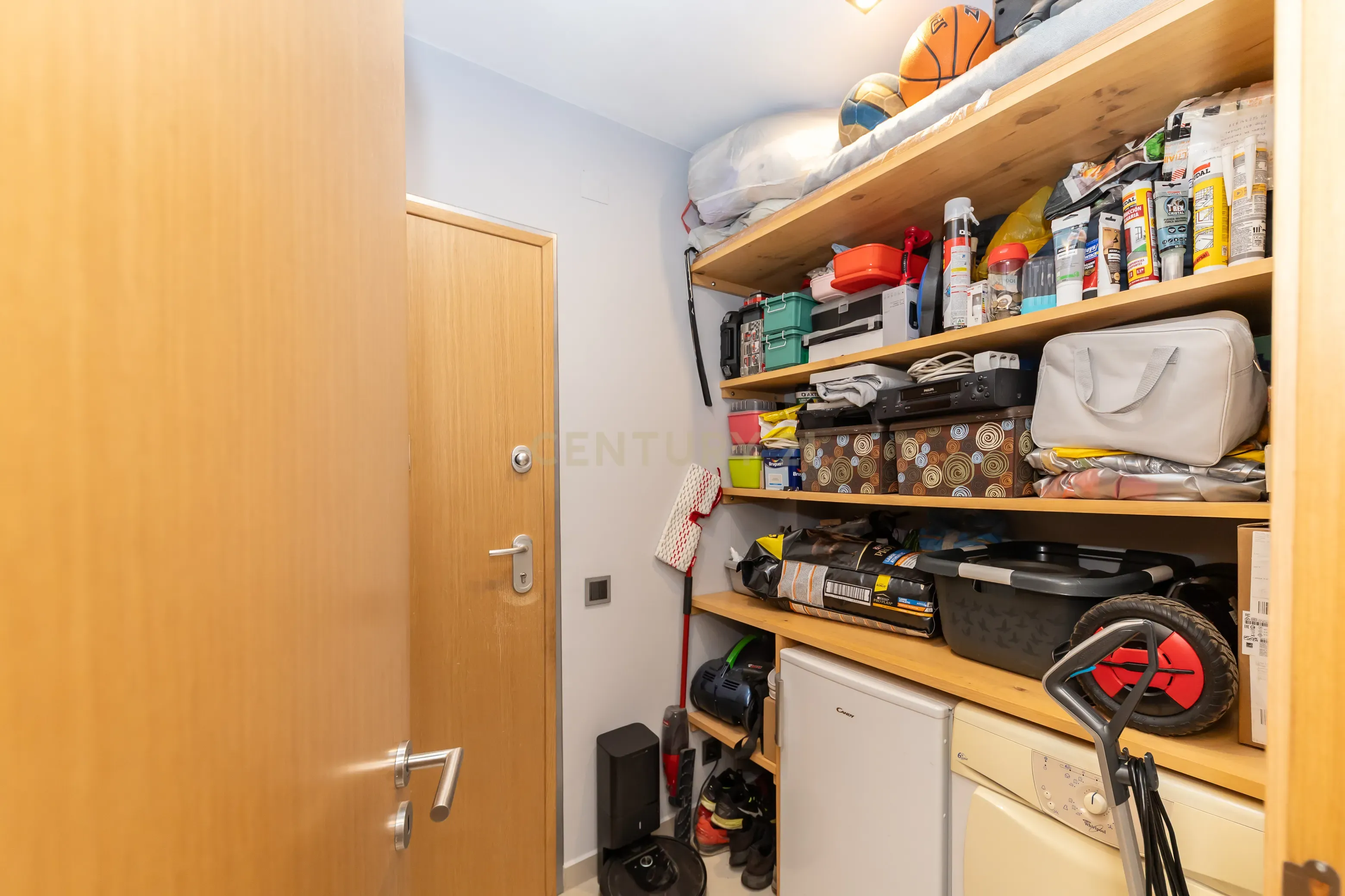 Apartamento T4 convertido em T3 - Totalmente Renovado com Materiais Premium no Centro de Setúbal - Image 28