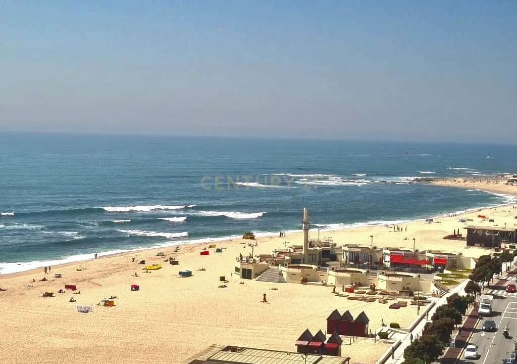 Apartamento com três quartos em Primeira Linha de Mar - Image 24