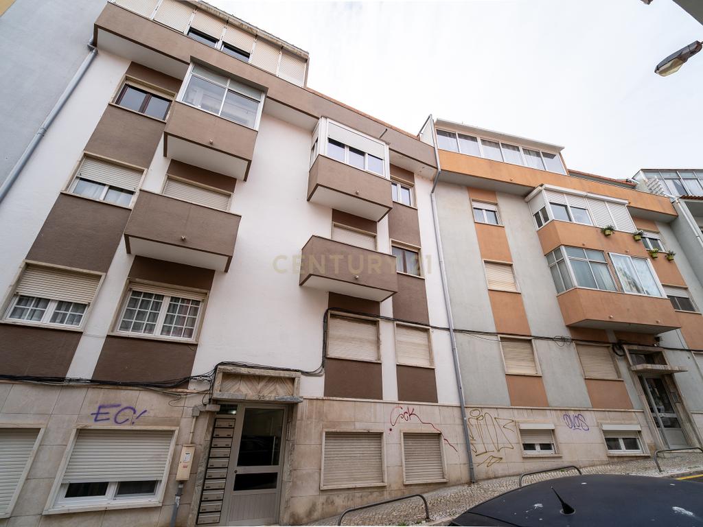 Apartamento T2 em Cacilhas – Excelente Localização - Image 22