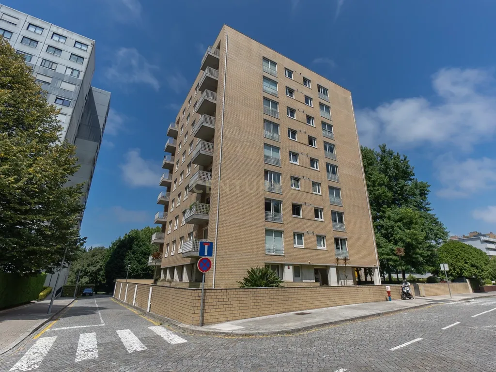 Apartamento T2 para Arrendamento em Lordelo do Ouro, Porto - Image 21