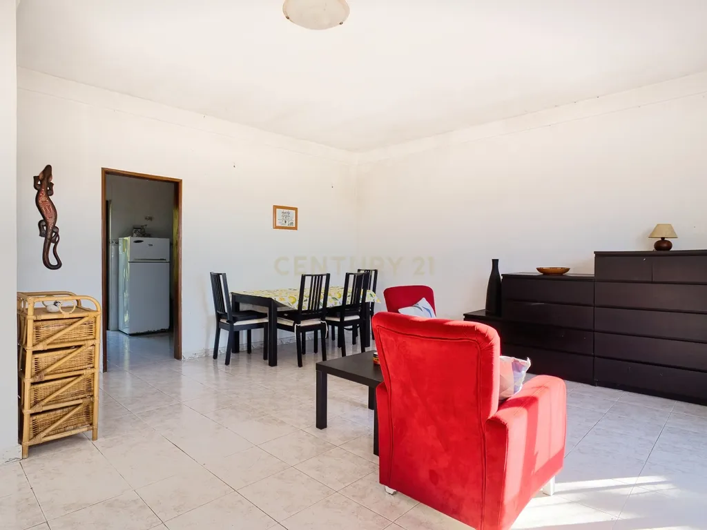 Casa com charme, vista mar e muito potencial - Image 9