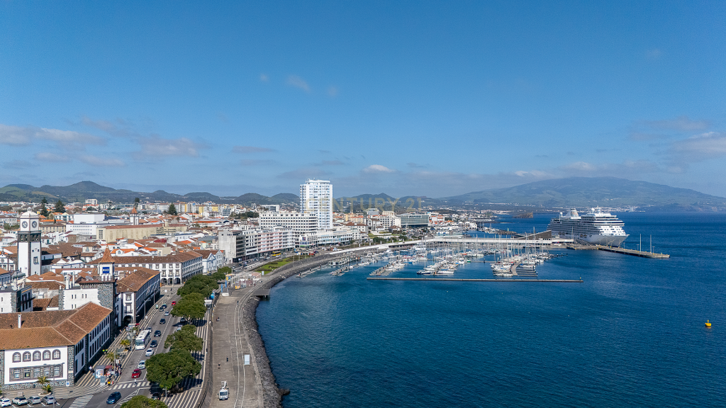 Penthouse T3 de Luxo no 20.º e Último Piso | Vista Mar Única sobre Ponta Delgada - Image 24