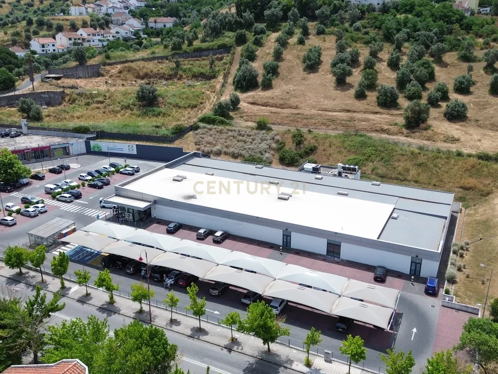Apartamento T3 com garagem e arrecadação em Abrantes - Image 34