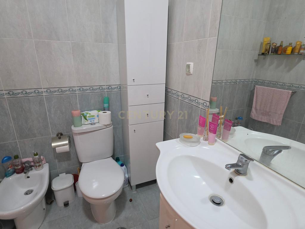 Apartamento Duplex T5 no centro de Palmela - Image 32