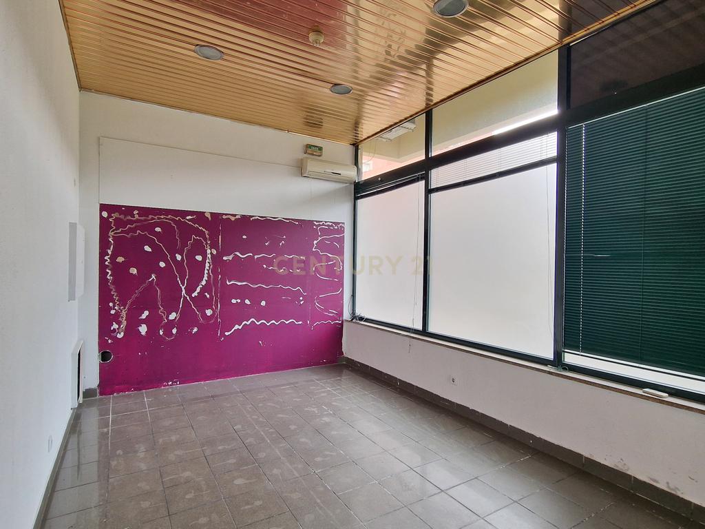 Loja para venda no centro de Viseu - Image 6