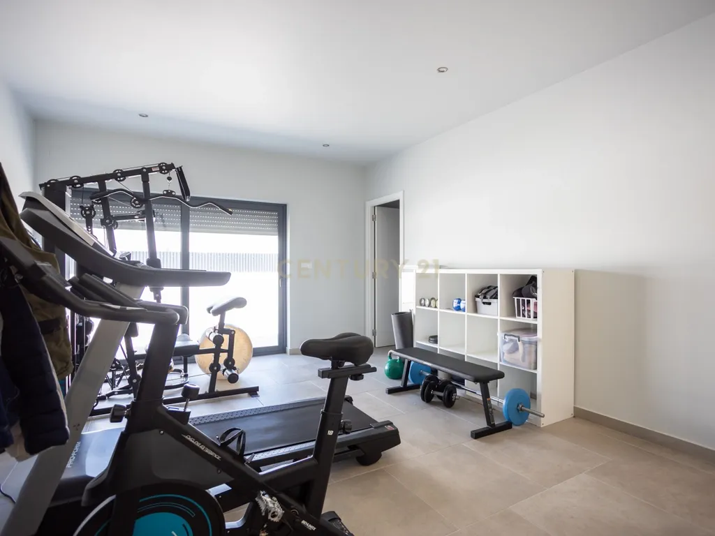 Luxuosa Moradia Nova em Benavente, Santarém - Image 13