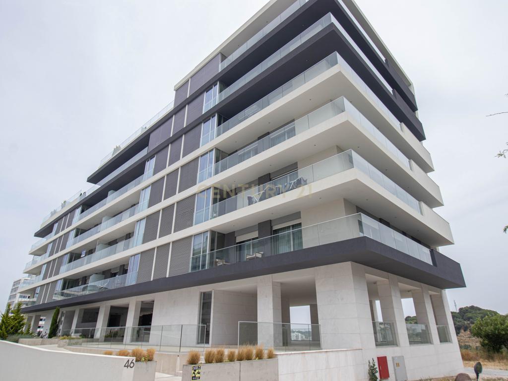 Apartamento T2 em Condomínio com Piscina e Garagem - Areeiro - Image 20