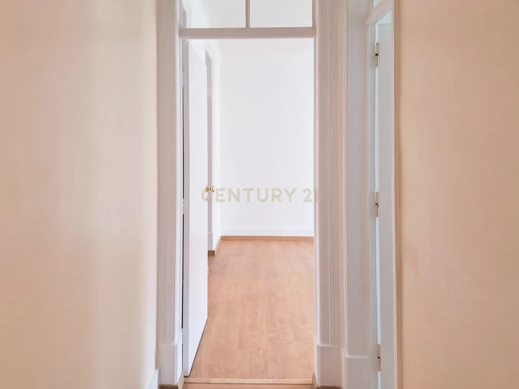 Apartamento T3+2 para Arrendamento em Campolide - Image 23