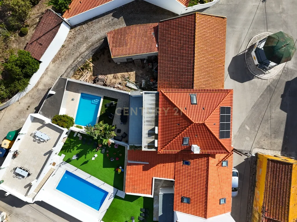 Moradia T4 +1 com piscina totalmente remodelada com painéis solares na Lourinhã ( São Bartolomeu dos Galegos) - Image 35