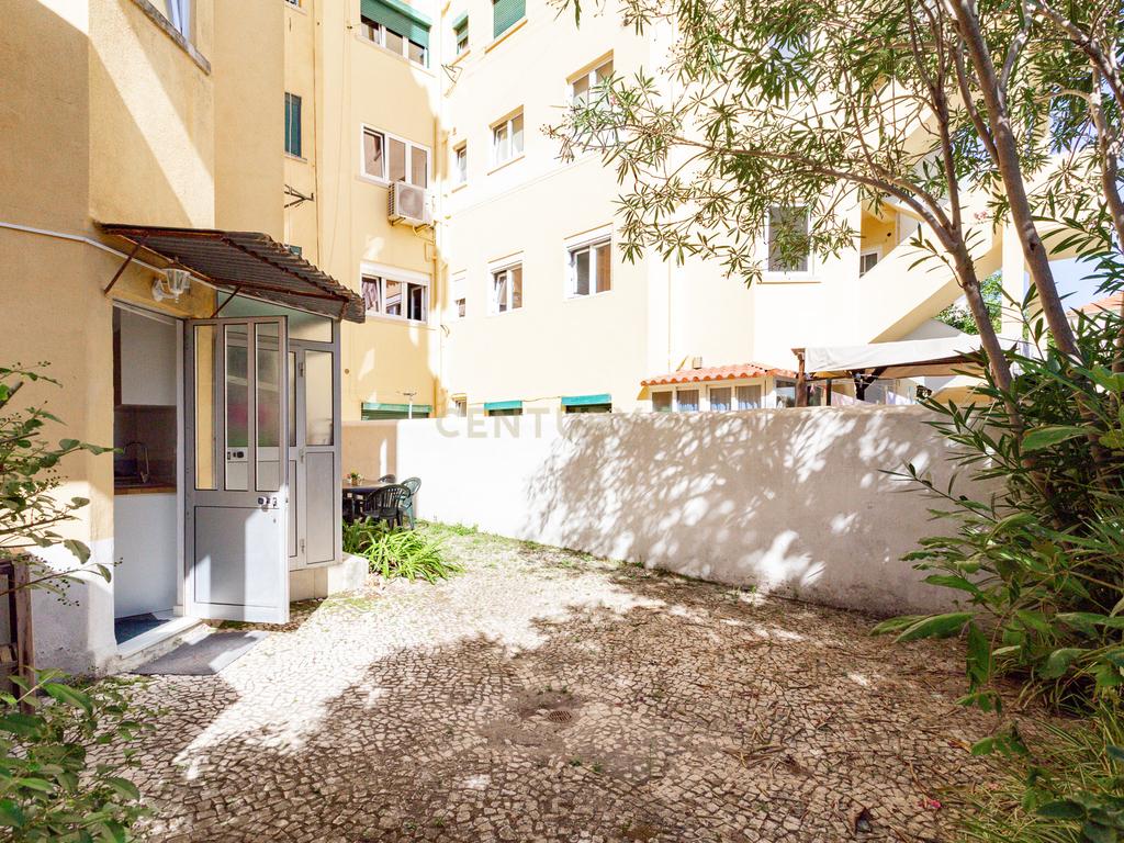 T1 com Terraço Privativo na Penha de França - Image 24