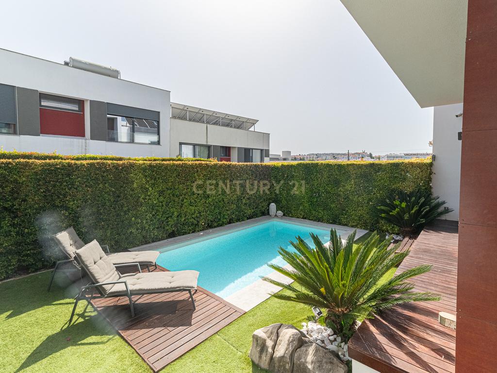 Moradia Geminada T4 em Carcavelos, Sassoeiros - Image 4