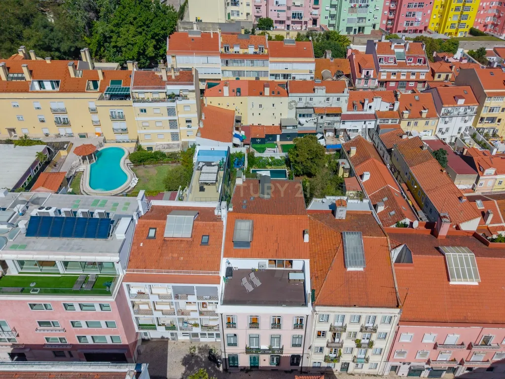 Penthouse Duplex T8 em Campo de Ourique - Lisboa - Image 35