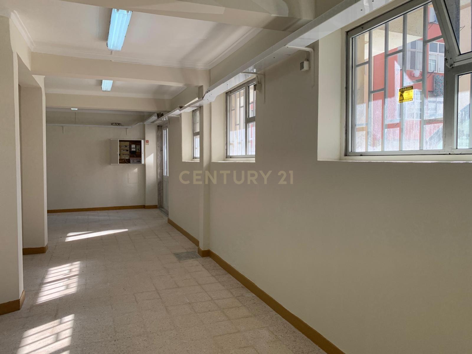 Fotografia 7 de Loja para arrendamento no Cacém