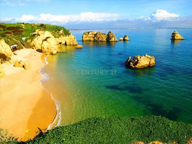 Ruína com 200m² no centro de Portimão - INVESTIMENTO - Image 23