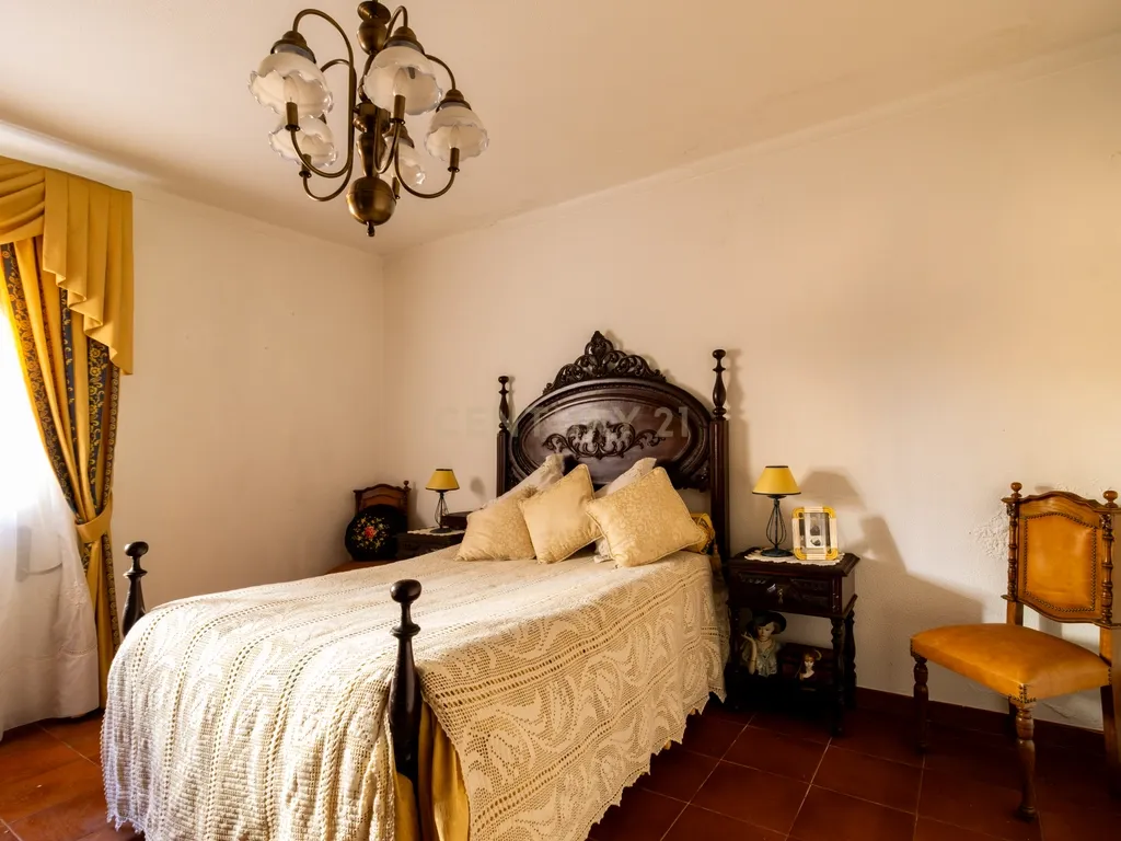 CONJUNTO MORADIA, 4 APARTAMENTOS E PAVILHÃO - Image 8