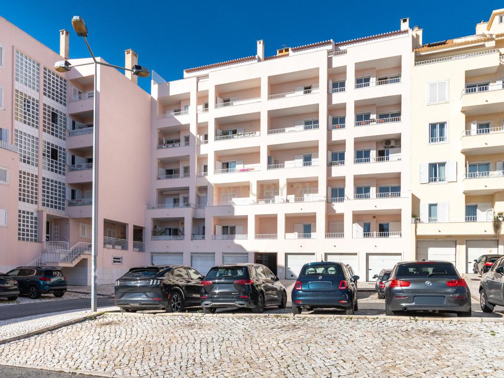 T3 no Bairro de Santa Teresinha – Junto aos Jardins da Parede - Image 28