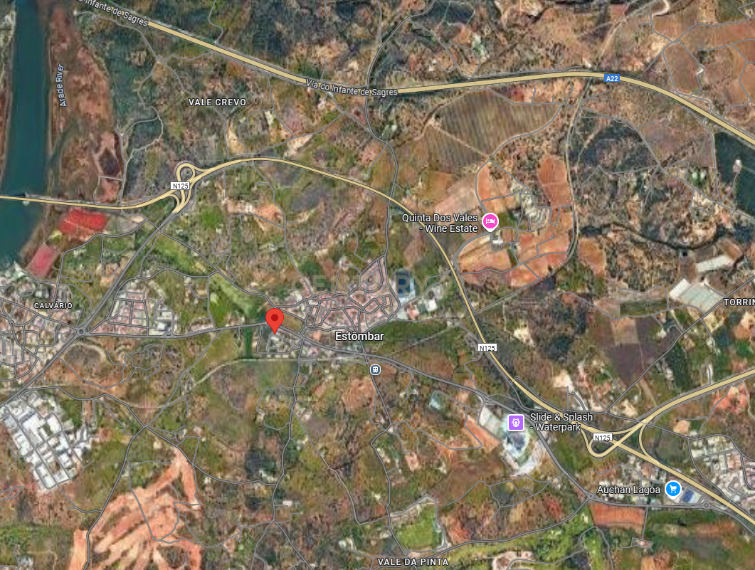 Lote de 168 m² para Construção de Moradia Geminada com Dois Pisos (exige Apresentação de Projeto) em Estombar, Lagoa - Image 6