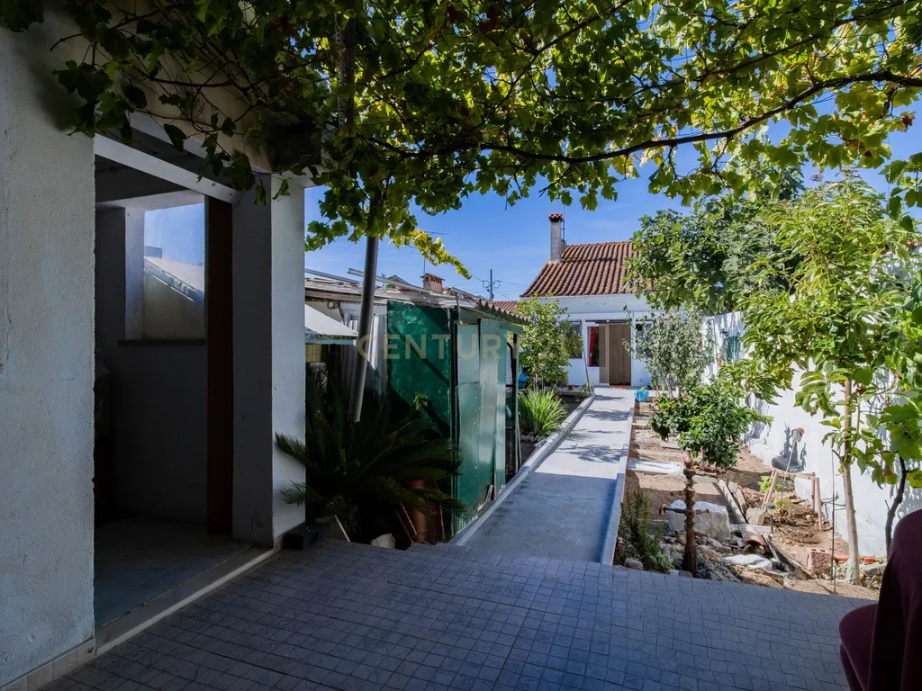 Moradia T3 com Quintal e Churrasqueira em Pombalinho, Santarém - Image 36