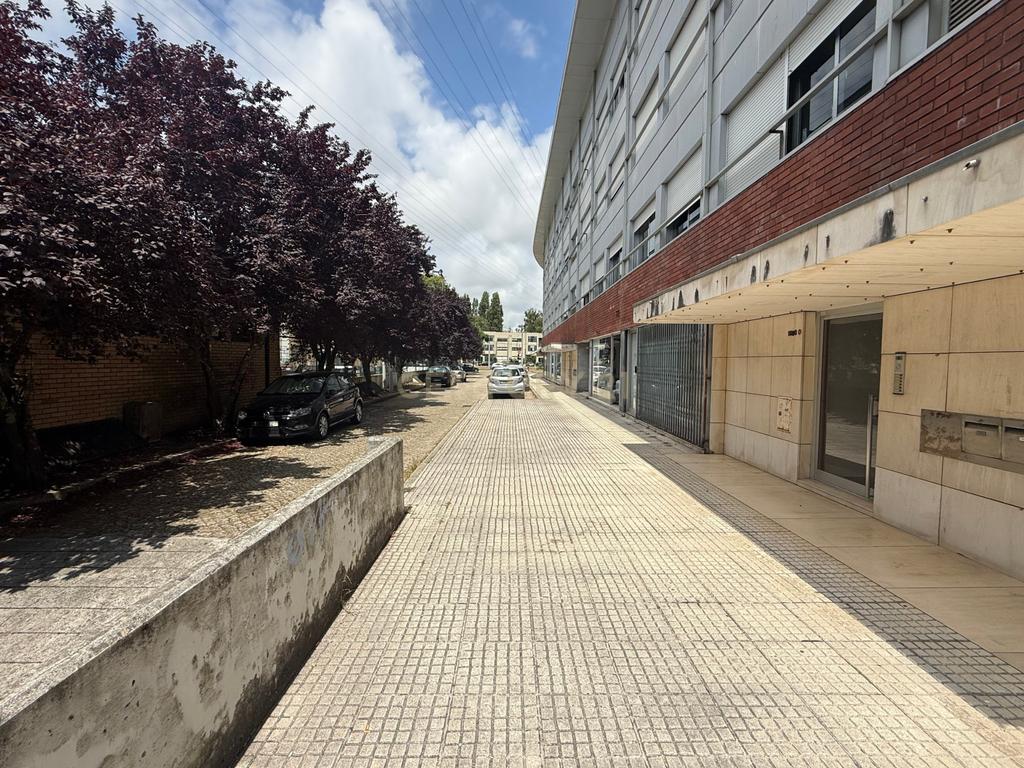 Loja para T1+1 aprovado para habitação, junto ao Metro — oportunidade antes da obra - Image 16