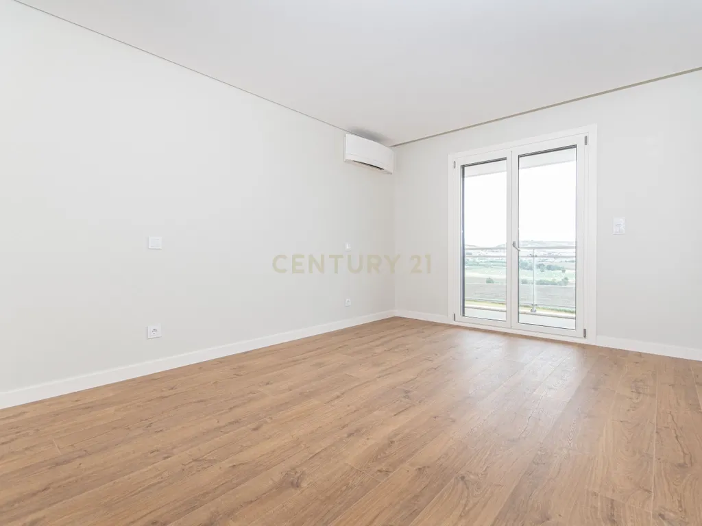 Duplex T4 nova construção com 2 terraços e Box (Infantado/Loures) - Image 15