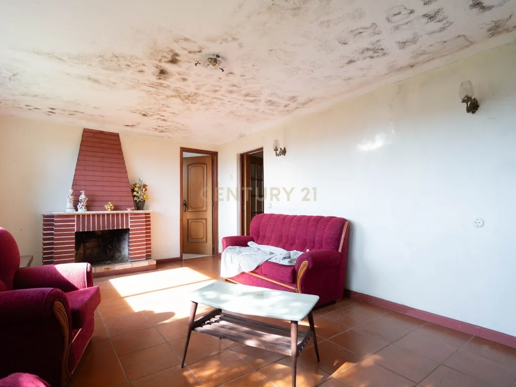 Excelente oportunidade de investimento no centro de São Martinho do Bispo, Coimbra. As referências C0289-01959 (moradia e terreno) e C0289-01957 (terreno) são vendidas em conjunto. - Image 25